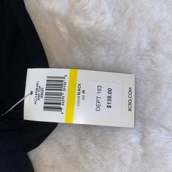 BCBG NEW WITH TAGS black tank top with peek-a-boo back size M - Picture 4 of 5